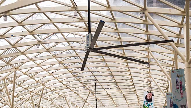 高大廠房通風降溫使用工業大吊扇解決