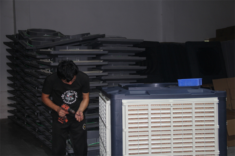 廠房溫度持續高溫工廠降溫如何做